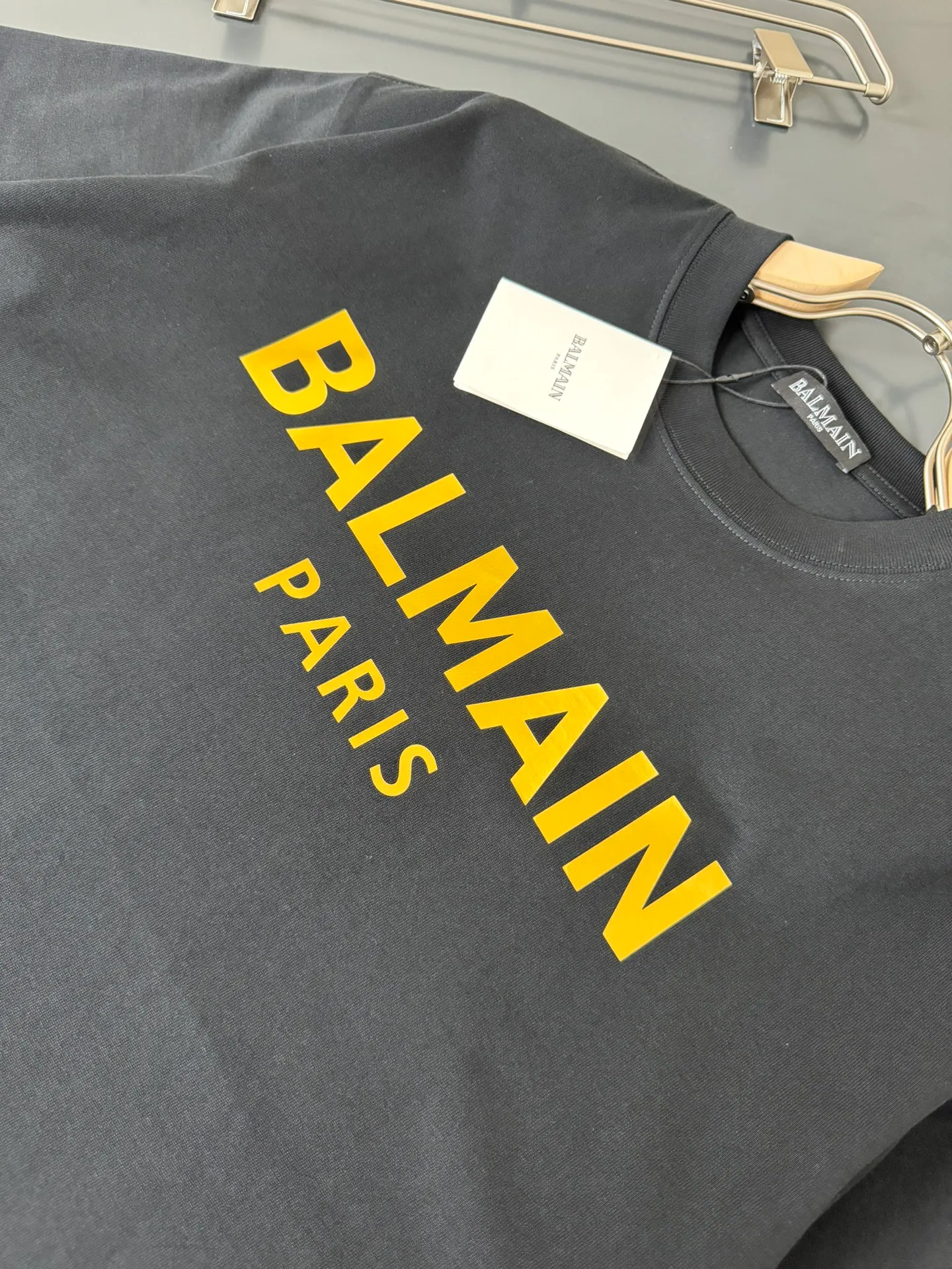 Balmain Balmain's latest spring and summer New Arrival round neck fashionable short-sleeved T-shirt, heavy weight pure cotton double yarn pure cotton fabric! Comfortable against the skin, durable and easy to wear, bronzing logo design, original factory meticulous craftsmanship, casual Versatile must-have Sizes S M L XL XXL